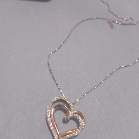 Gold over Silver 0.5 CT TW diamond pendant - Picture 5 of 8